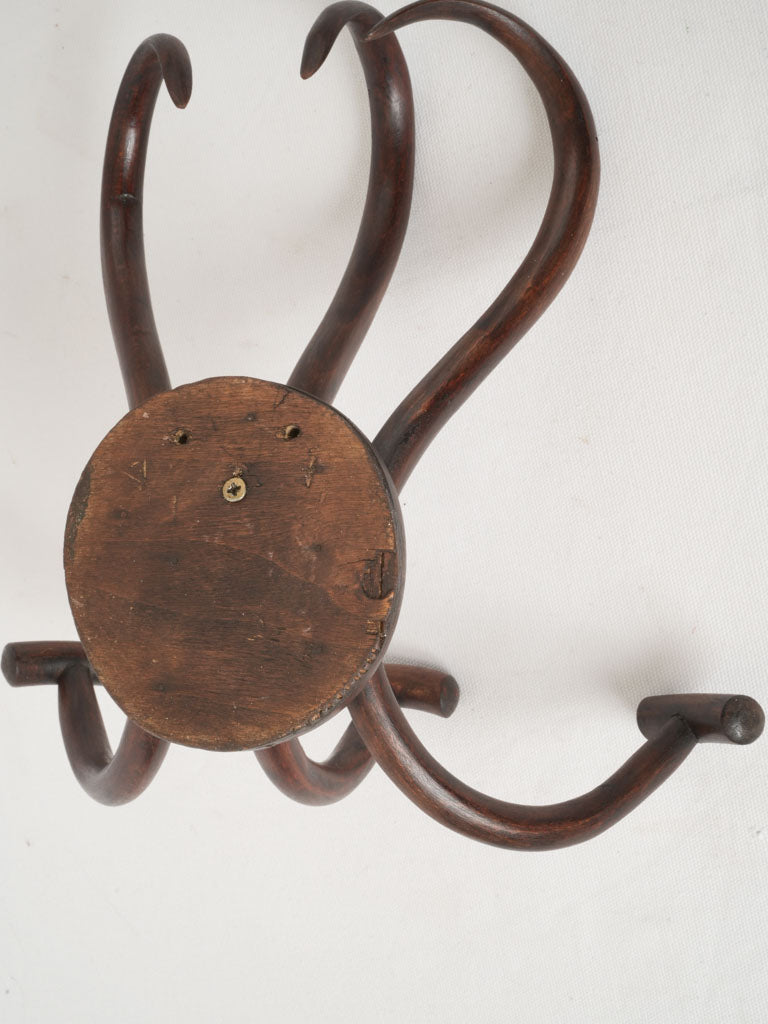 Chic wall-mounted Thonet coat hanger