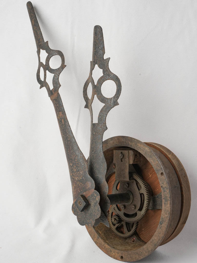 Exposed cogs clock mechanism