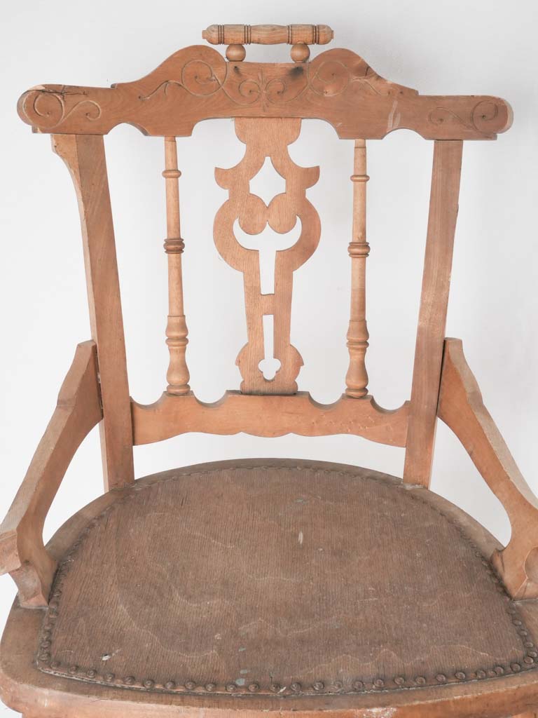 Classic French-style Walnut guest chair