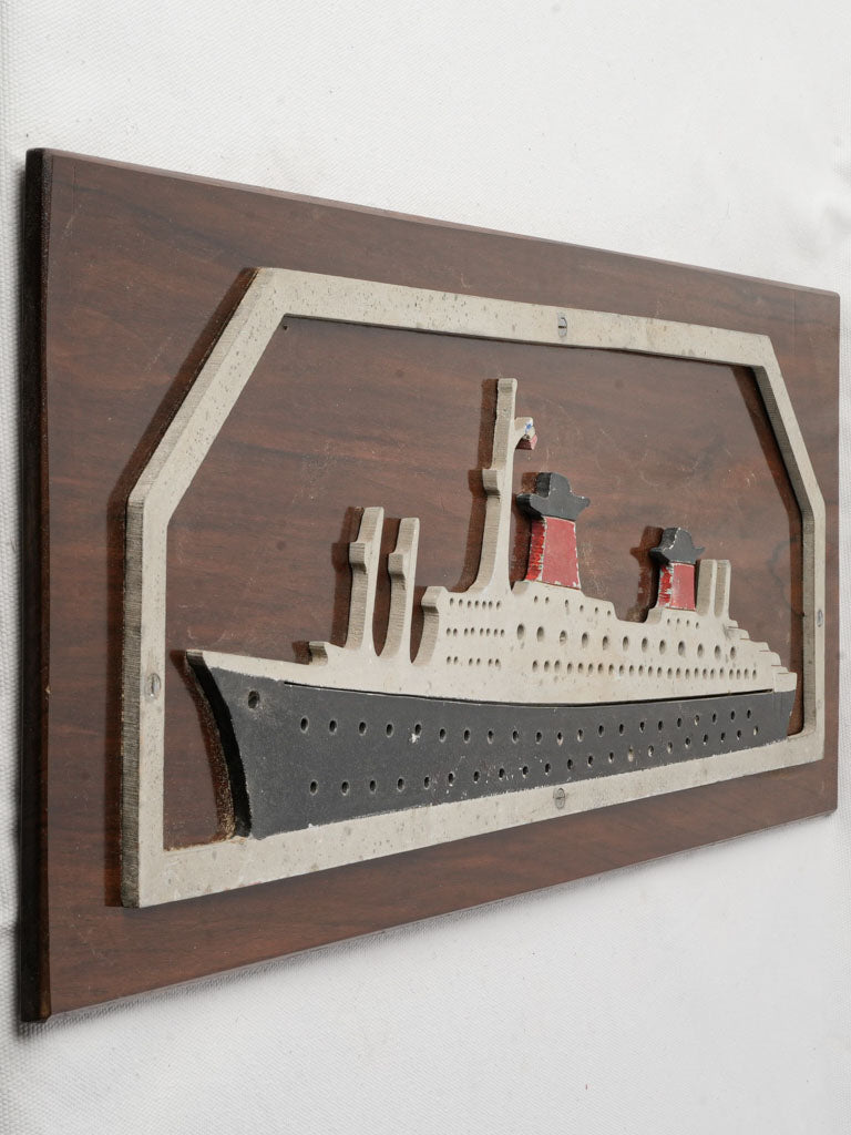 Classic maritime design commemorative model