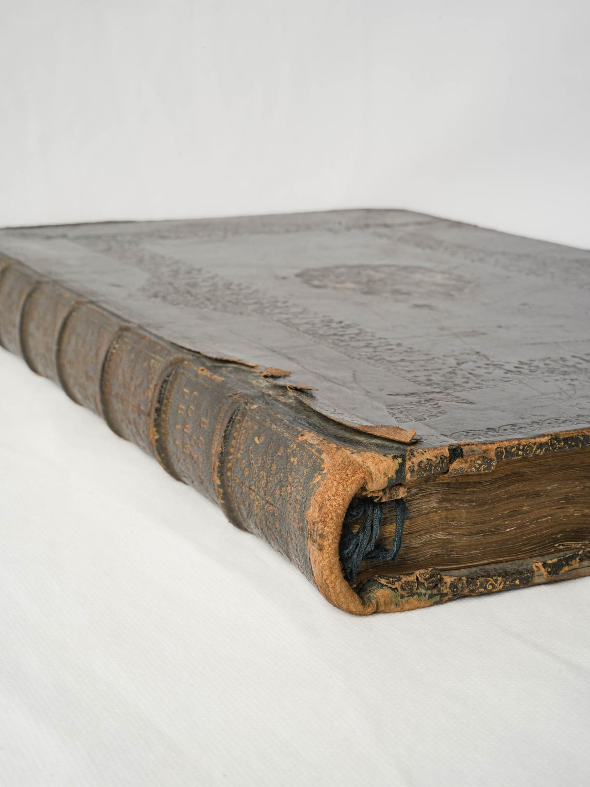 Exceptional 1715 Book of Common Prayer with Royal Armorial Binding