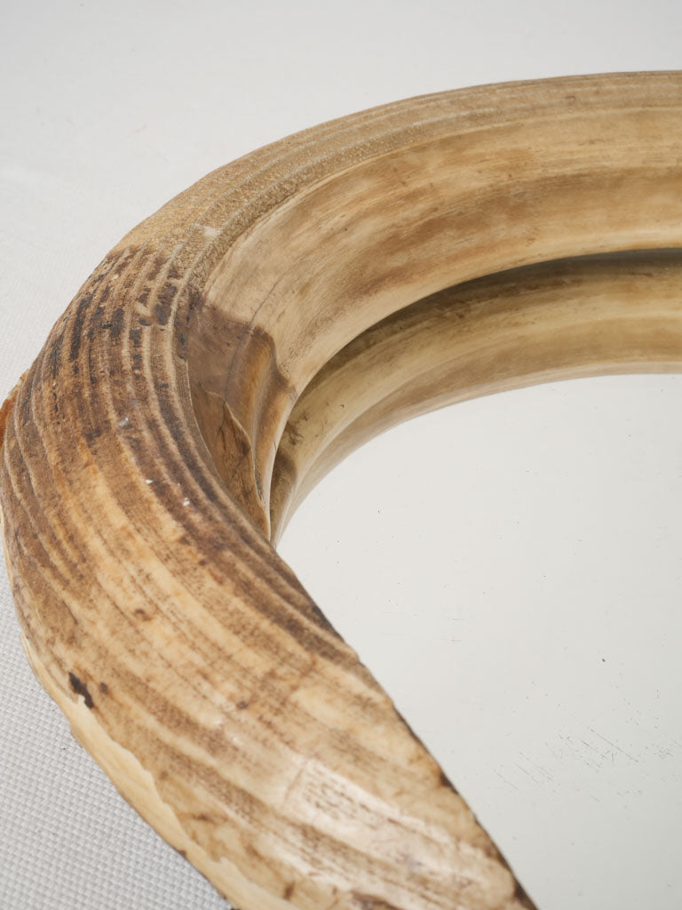 Exquisite horn-crafted Parisian accent piece