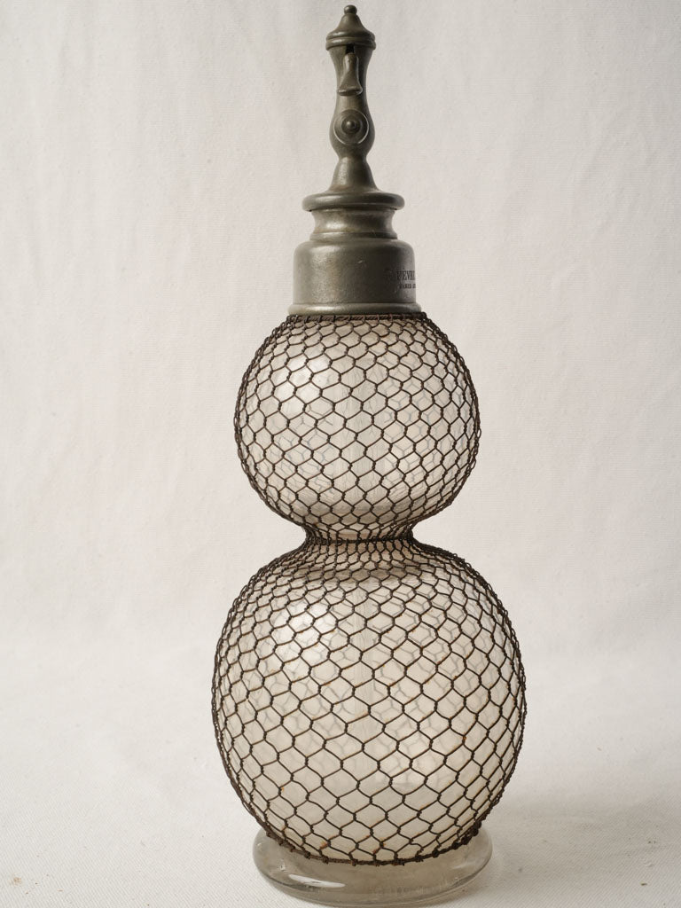 Hexagonal iron mesh soda siphon