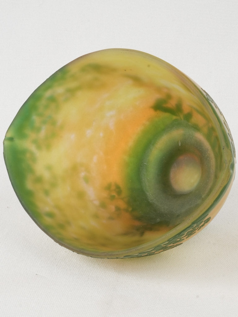 Ginkgo biloba motif glassware item