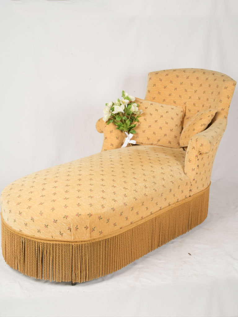 Antique French-style méridienne piece
