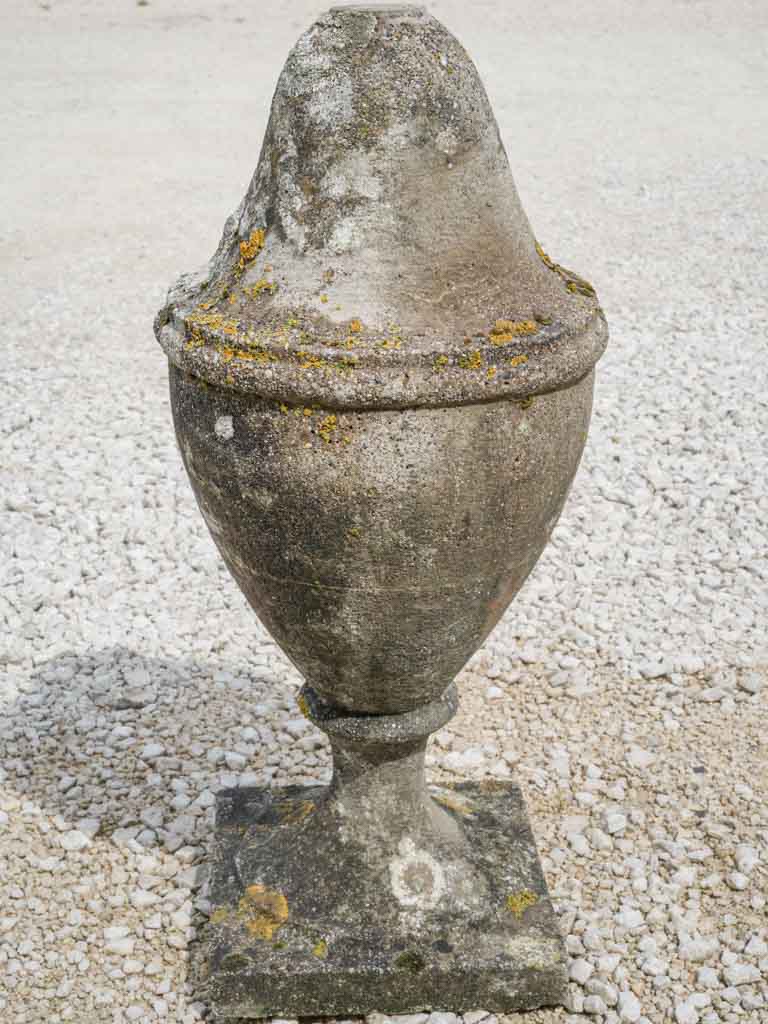 Decorative historical concrete piece