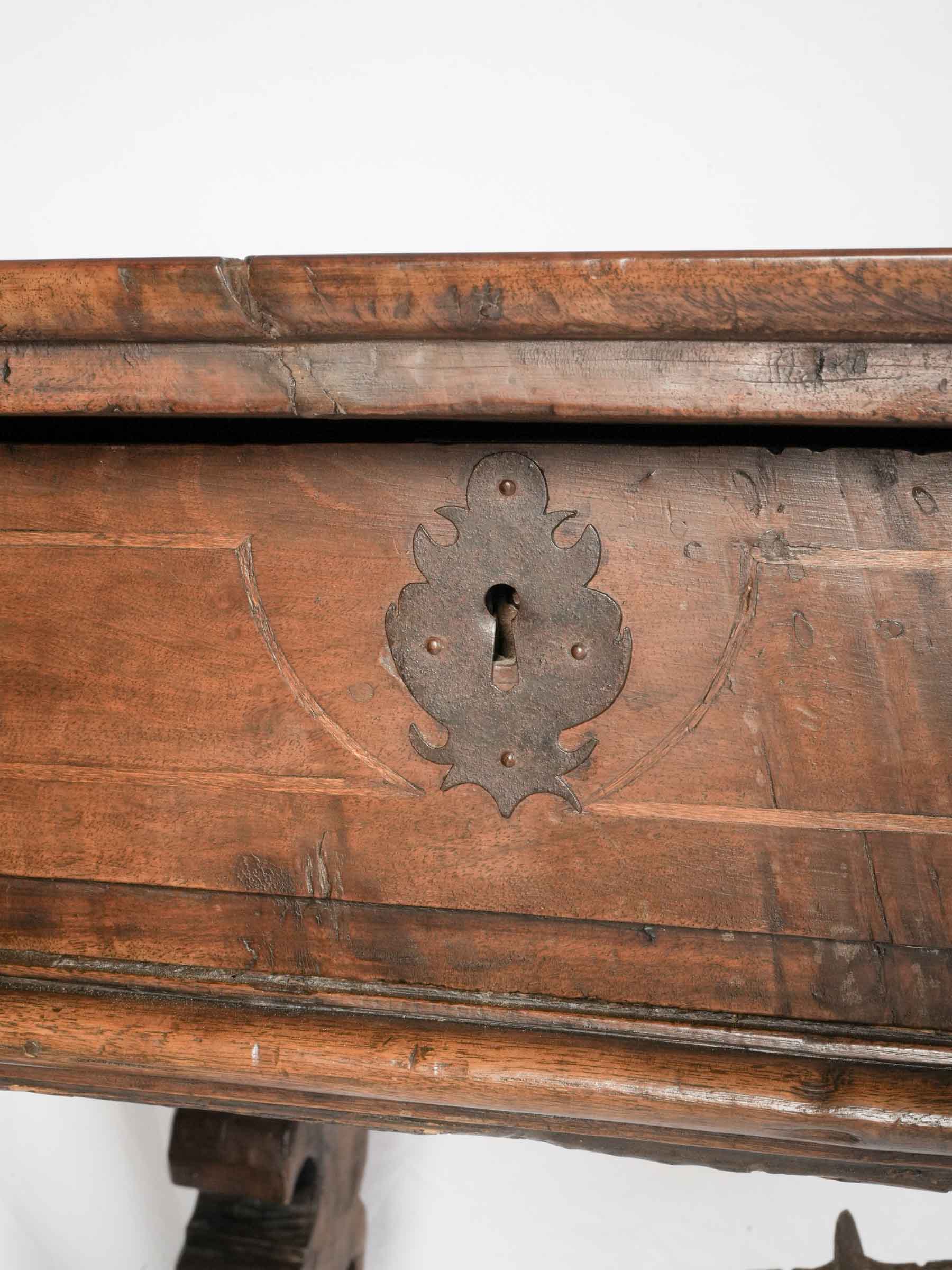 Sculptural 17th-Century Spanish Walnut Baroque Table - 58"