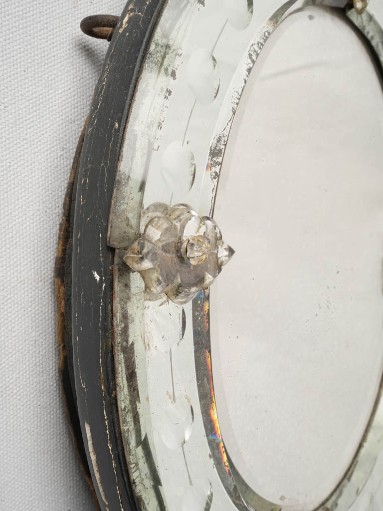Versatile Venetian-style mirror