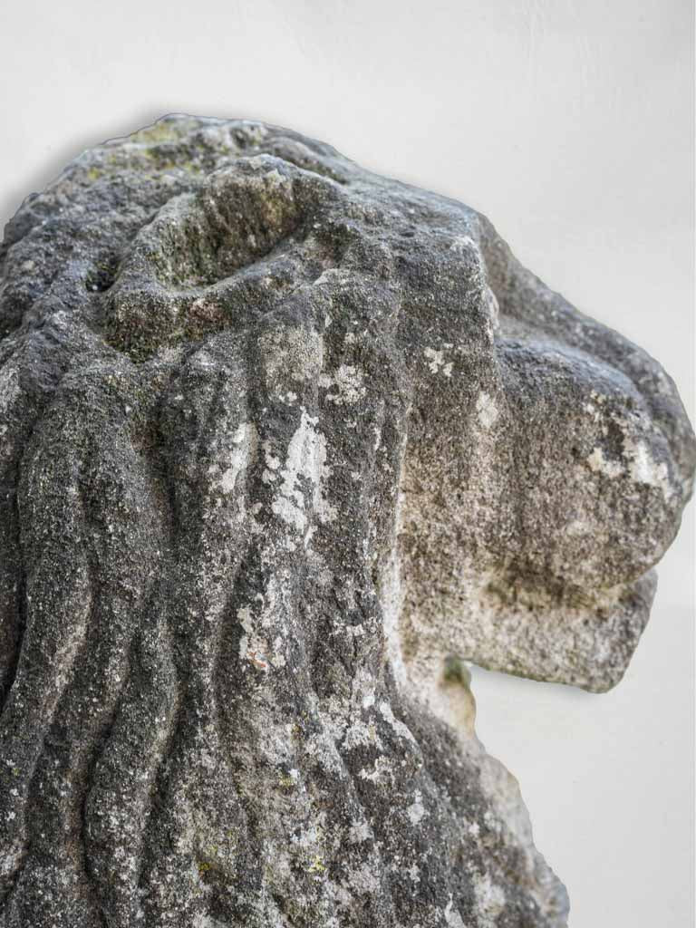 Pair of Exceptionnal 16th-Century Limestone Sitting Lions - 29½"