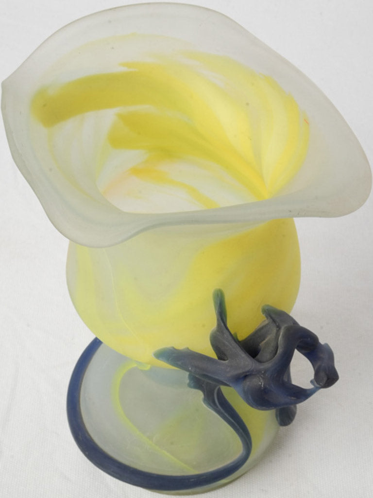 Cheerful color effect art vase