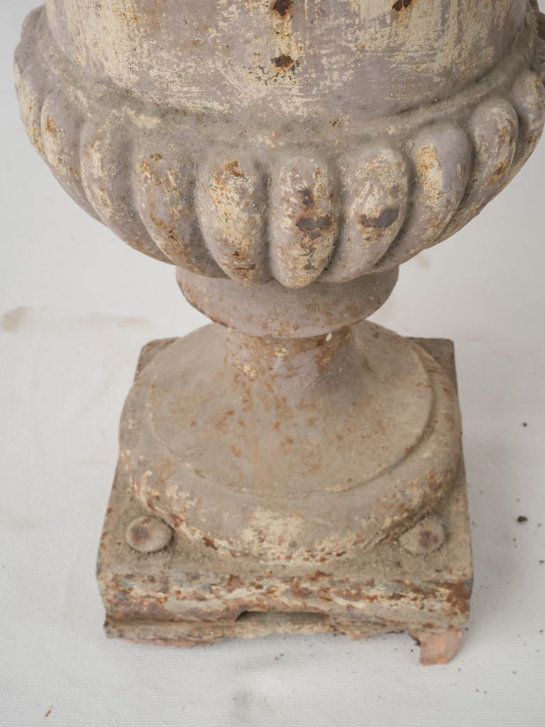 Historic character Medici planters