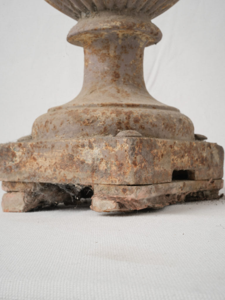 Gracefully proportioned Medici urns