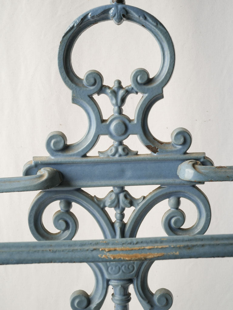 Chic Renaissance Revival stand