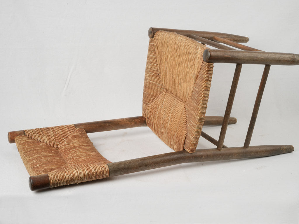 Inviting classic countryside chairs
