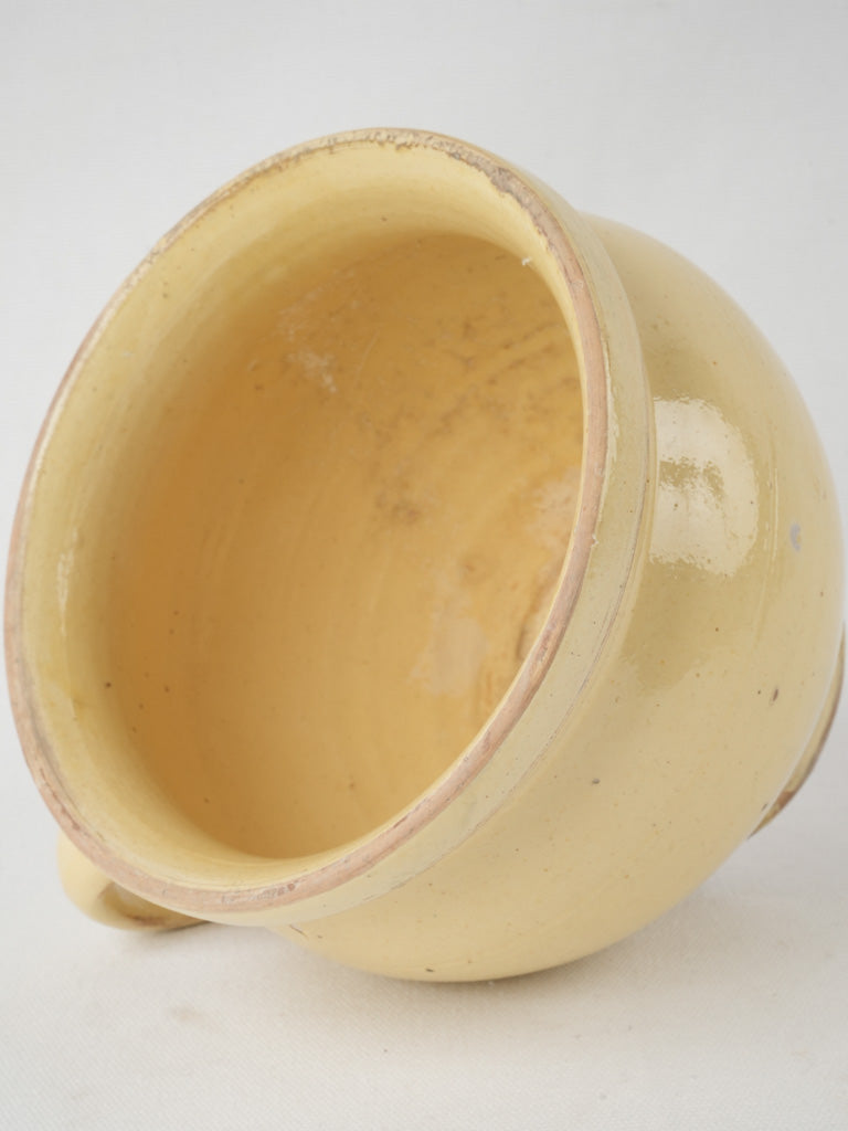 Delicate Chanteduc Provence chamber pot