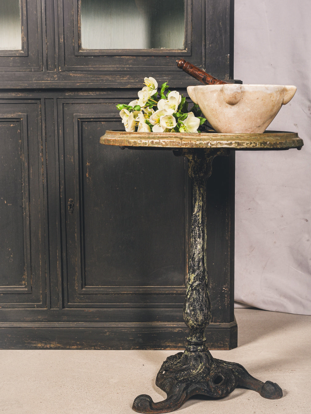 Elegant slender silhouette table