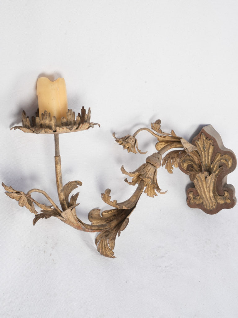 Graceful floral metal wall light
