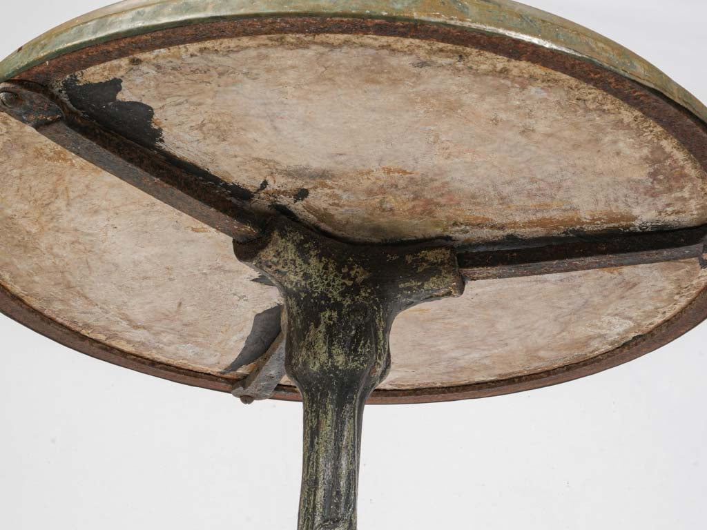 Storied appearance French table