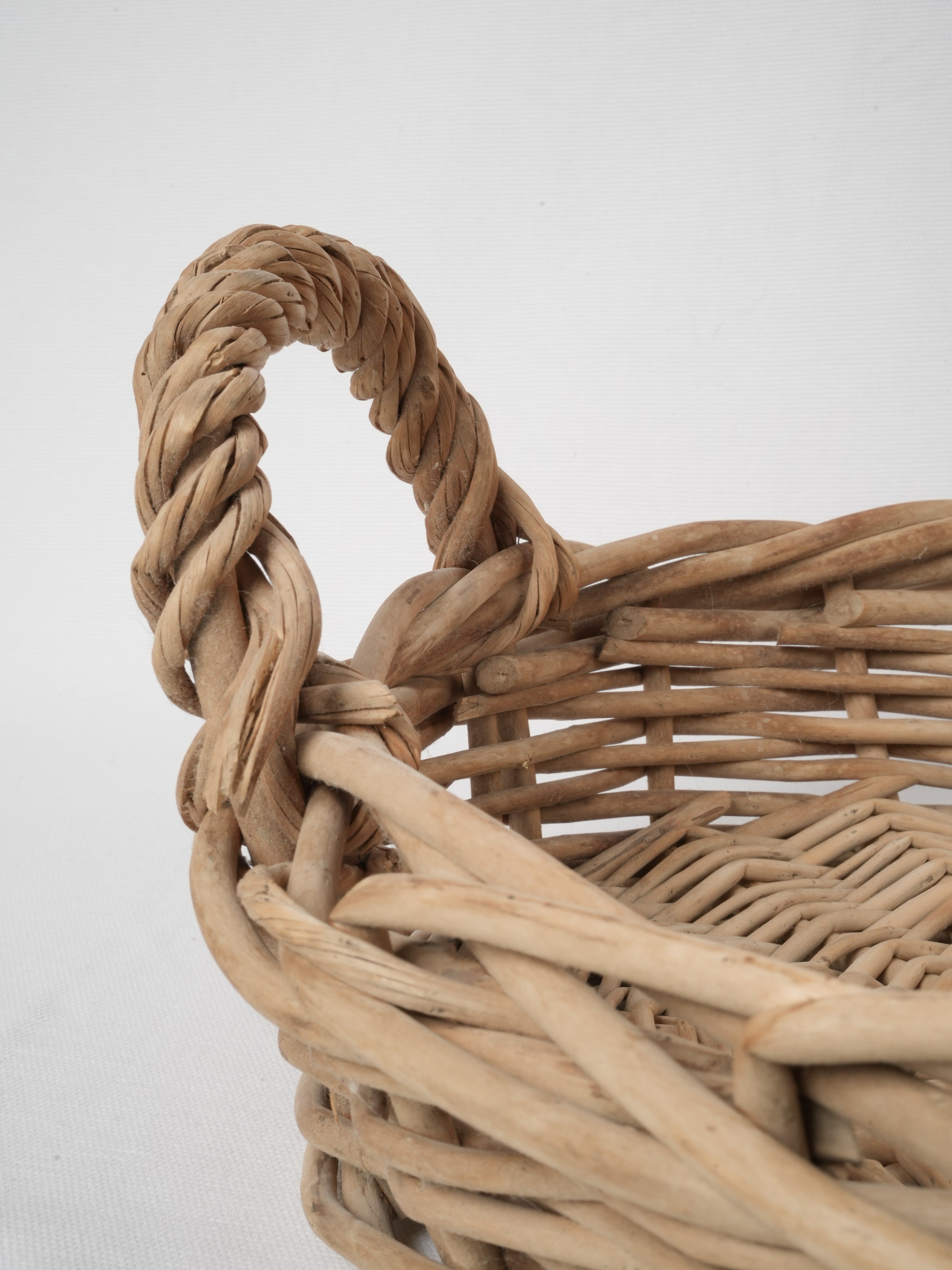 Vintage French wicker basket - oval