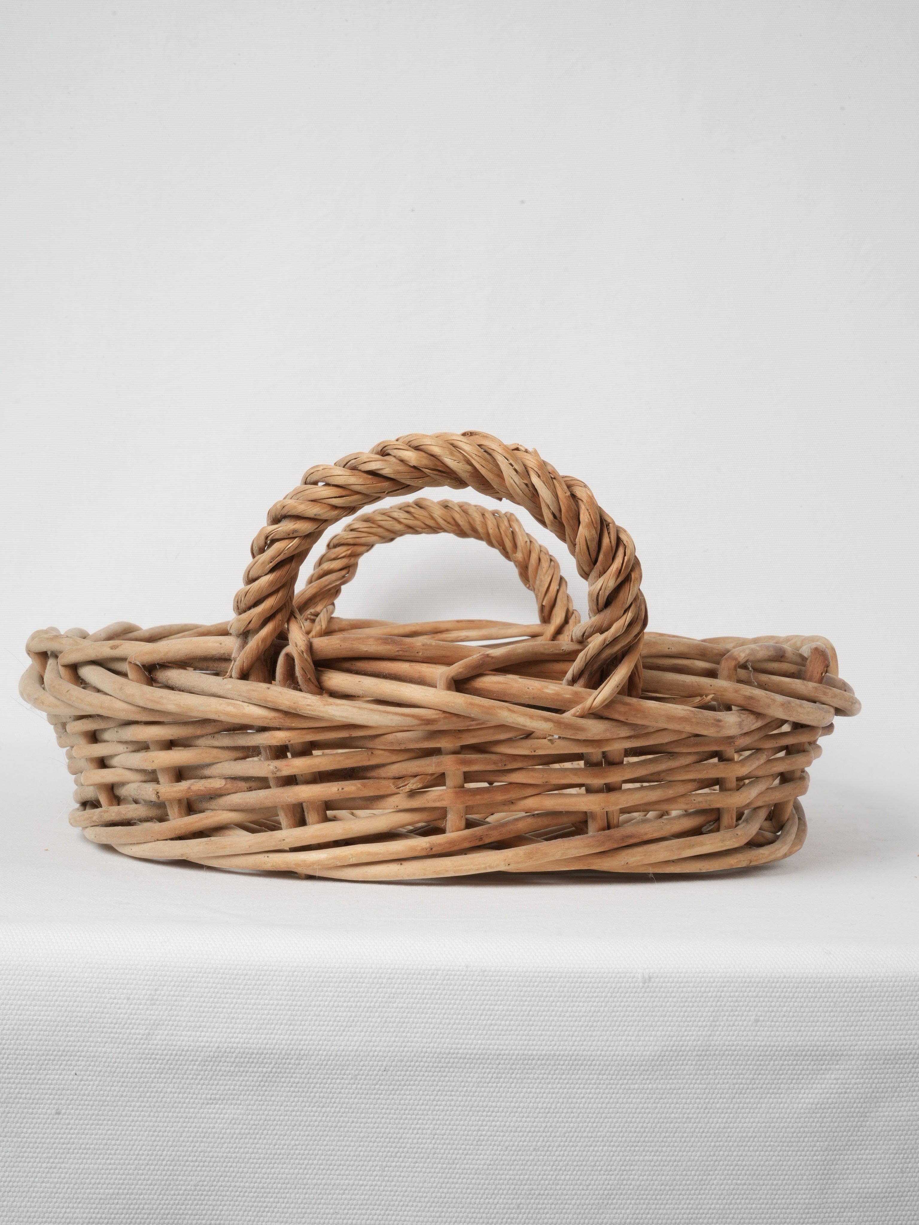 Vintage French wicker basket - oval