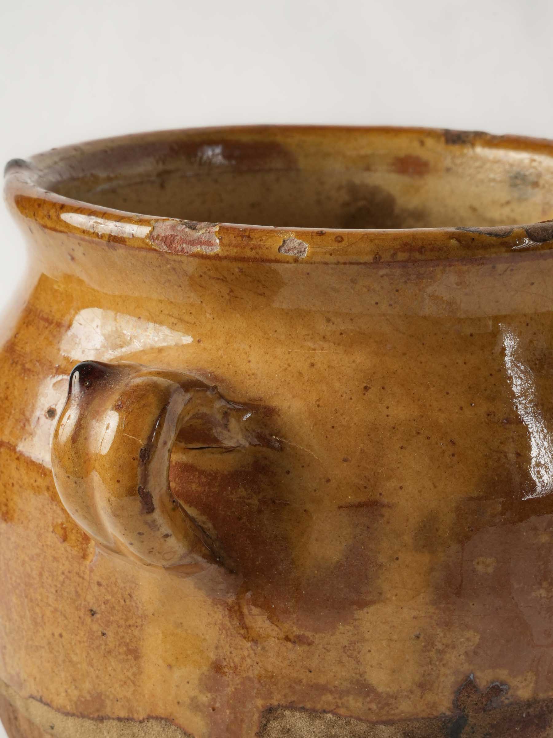 Classic twin-handled French piece