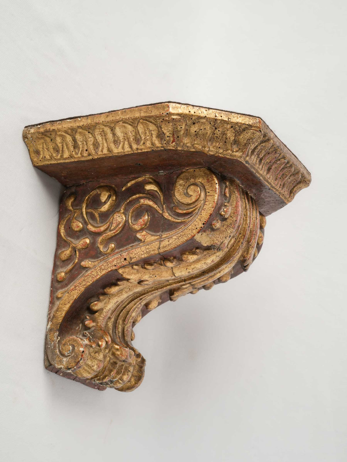 17th-Century Baroque Italian Carved and Giltwood Wall Bracket - 9" x 11"