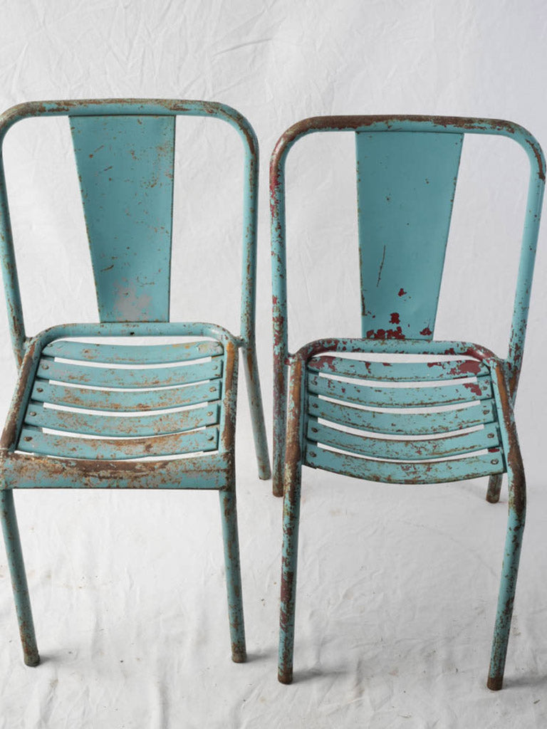 Iconic stable mid-century seats