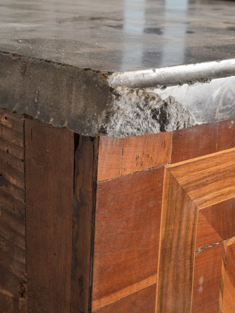Period-correct fitted commode