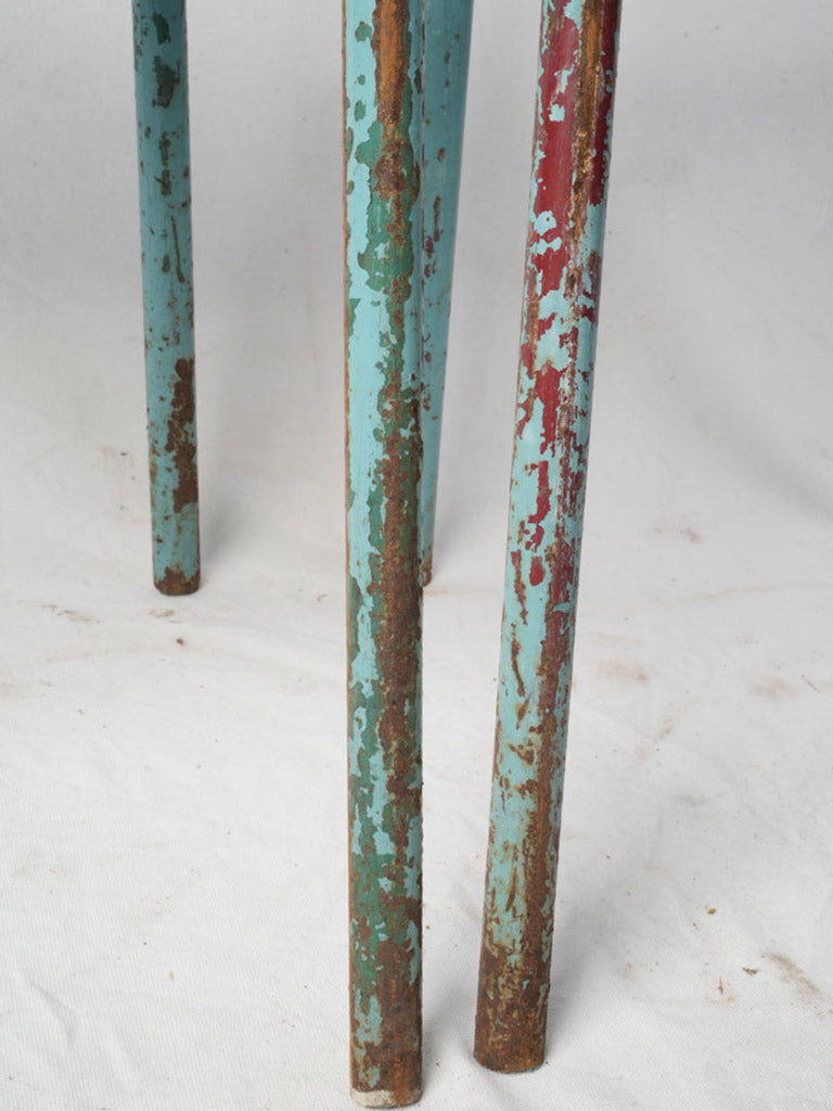 Seamless spot-welded industrial chairs