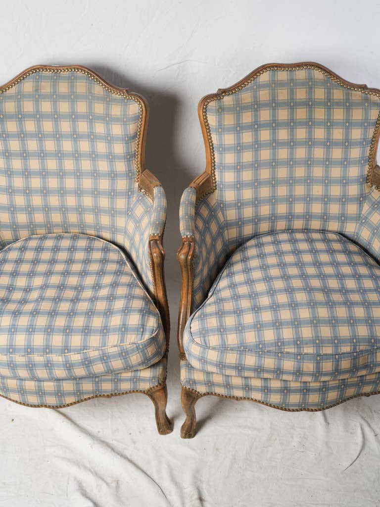 Gracefully serpentine backed chairs