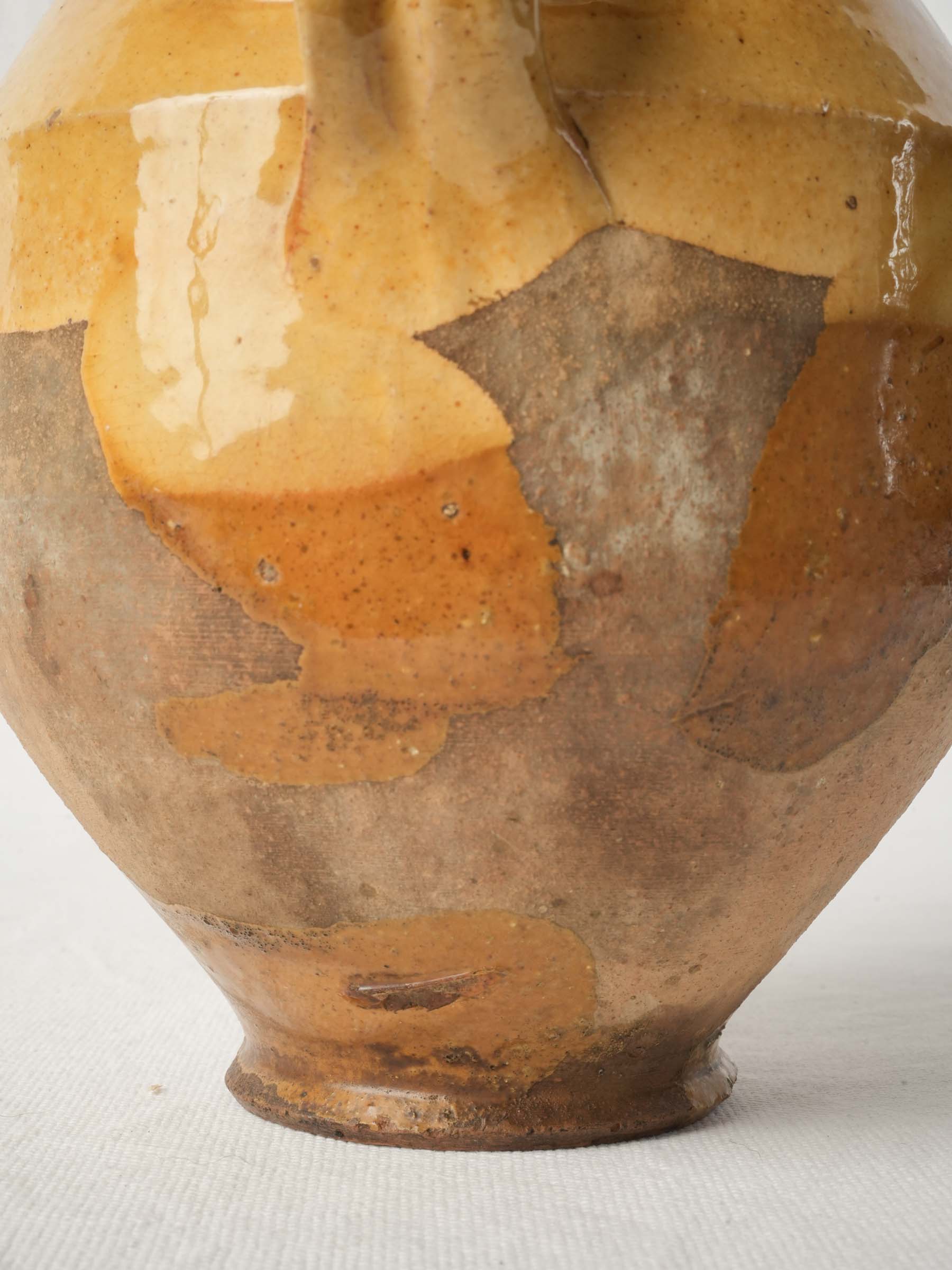 Rounded silhouette artisan jar.