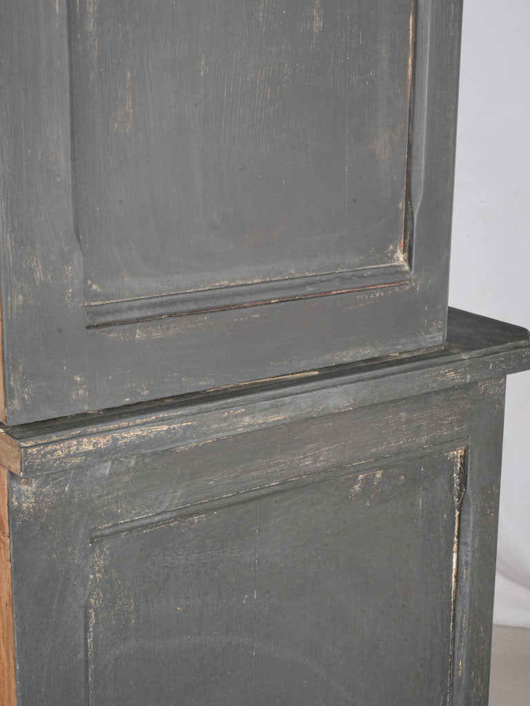 Architectural black vitrine