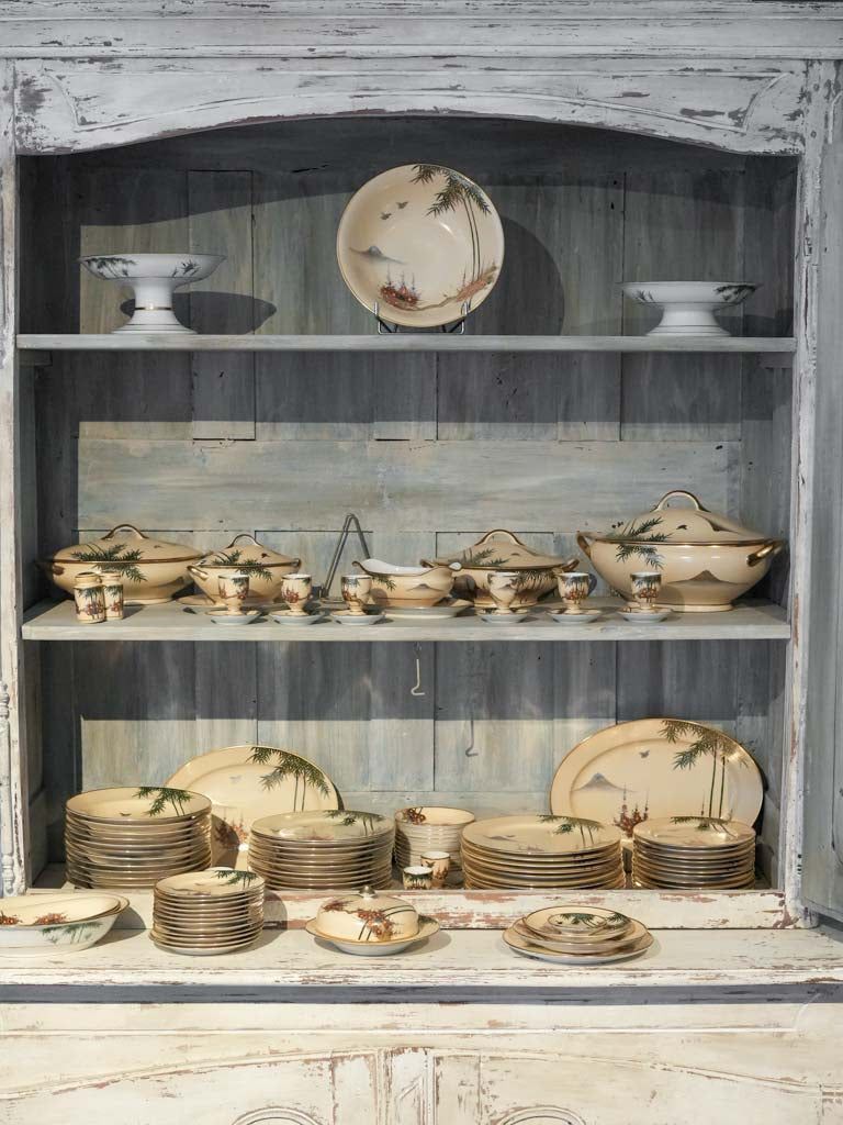 Exceptional 90-piece Japan dinnerware