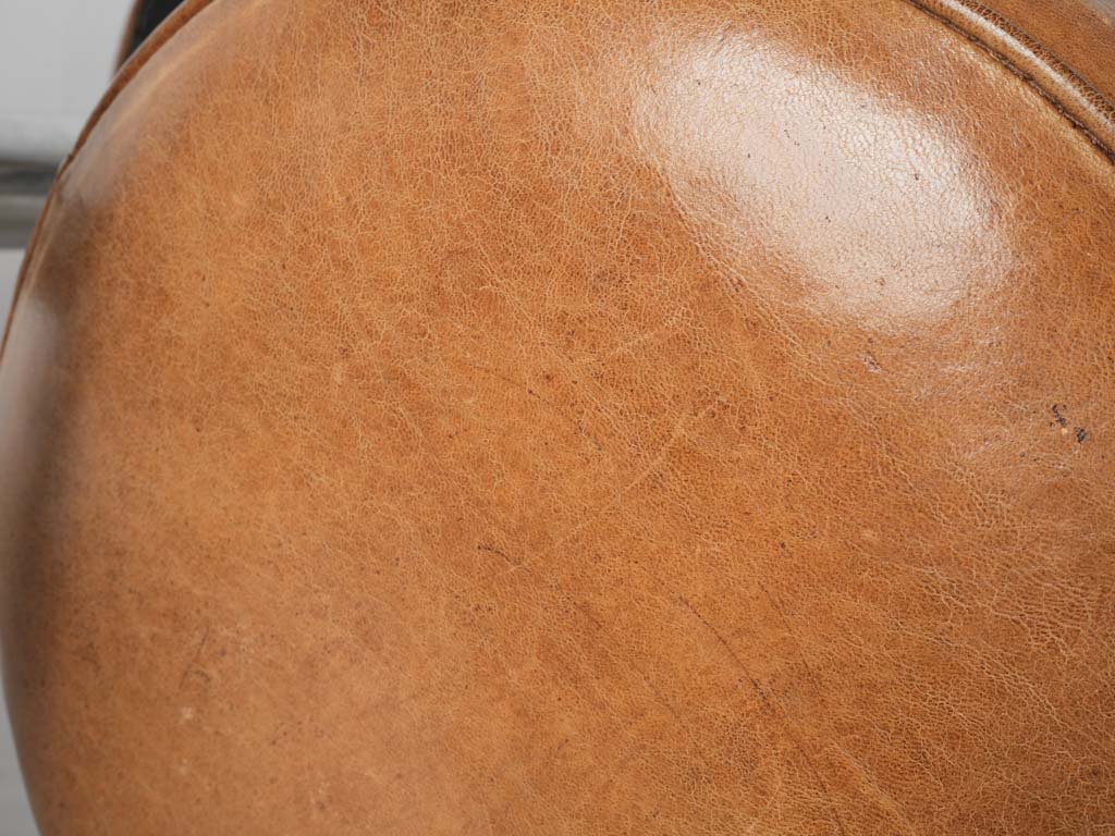 Timeless leather kitchen bar chairs