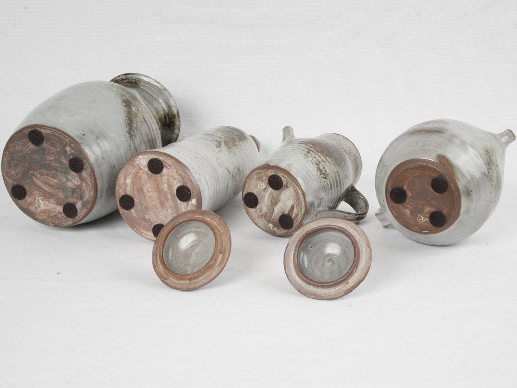 Classic Atelier pottery sandstone design