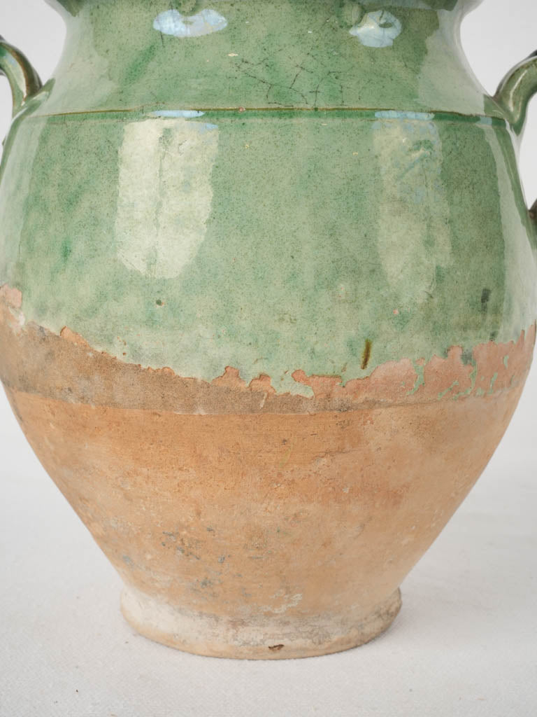Sophisticated green earthenware pot