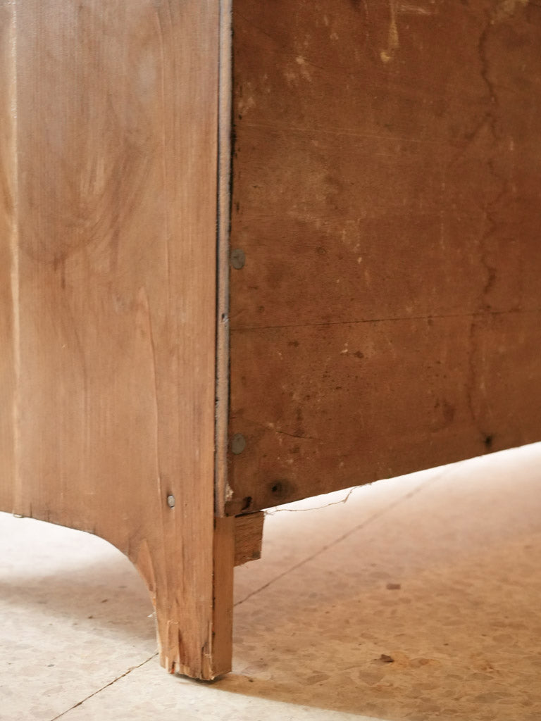 Warm, lively grain stain cabinet