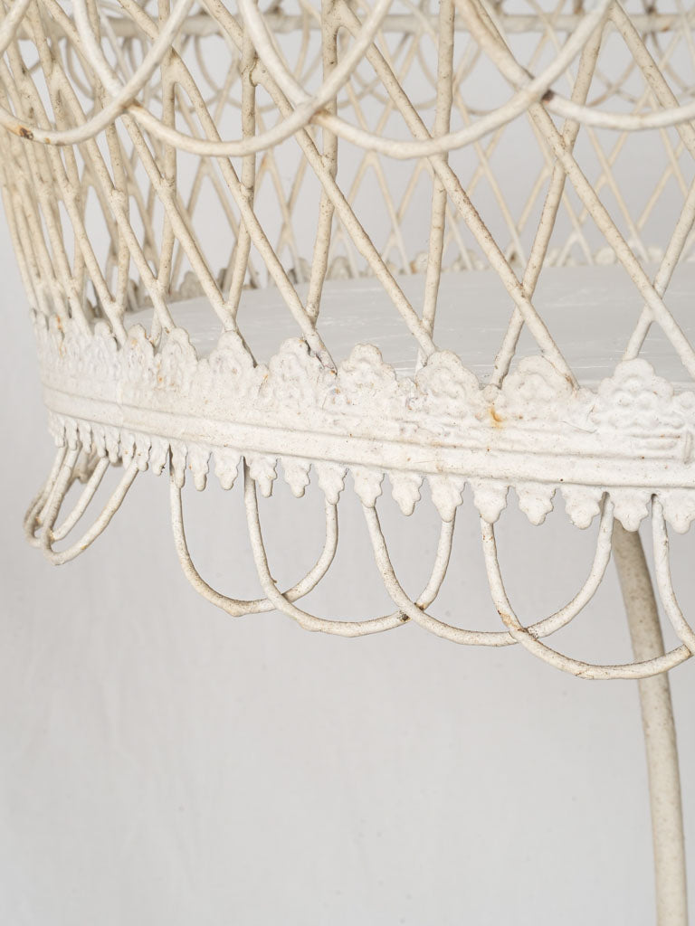 Dreamy wirework basket stand  