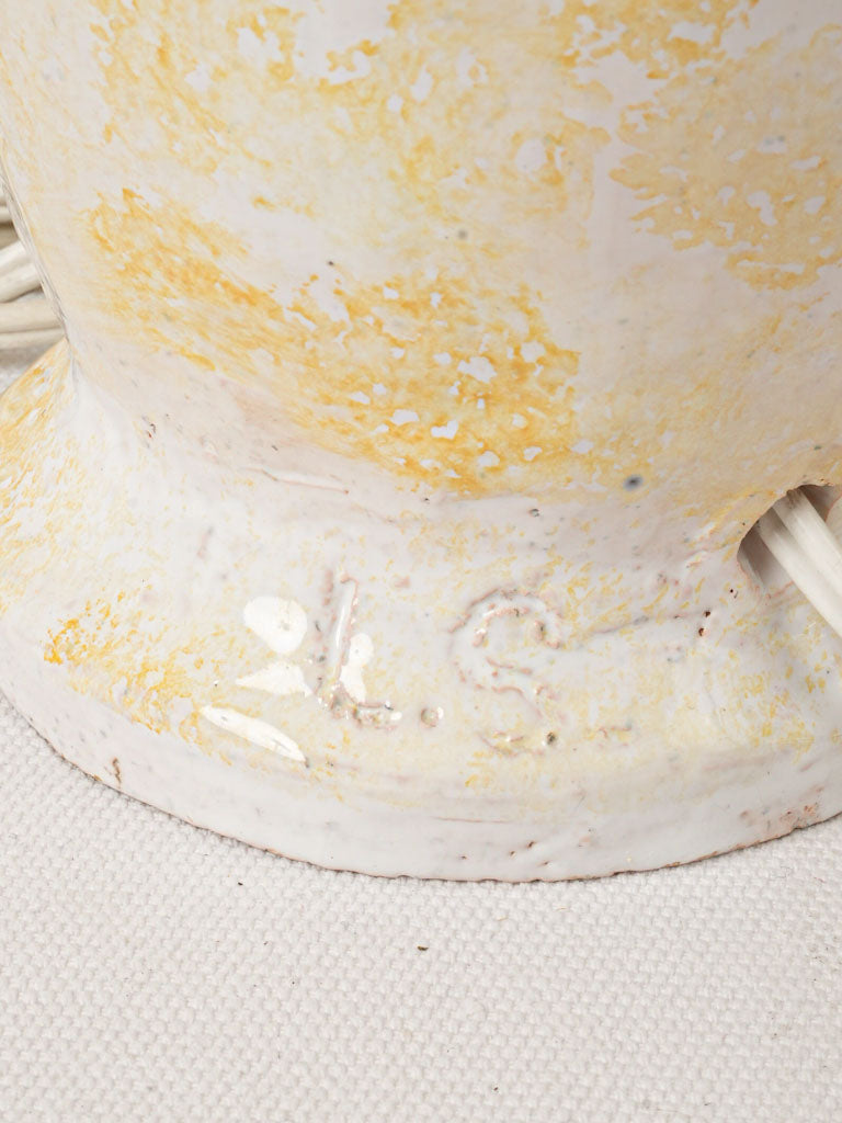 Understated elegant home accent lamp