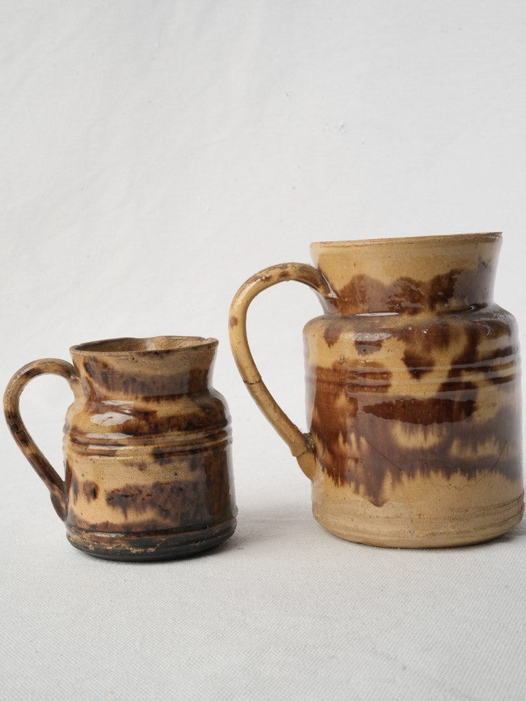 Swirling honey and chocolate vessels