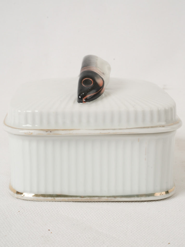 Ribbed exquisite jewelry organizer