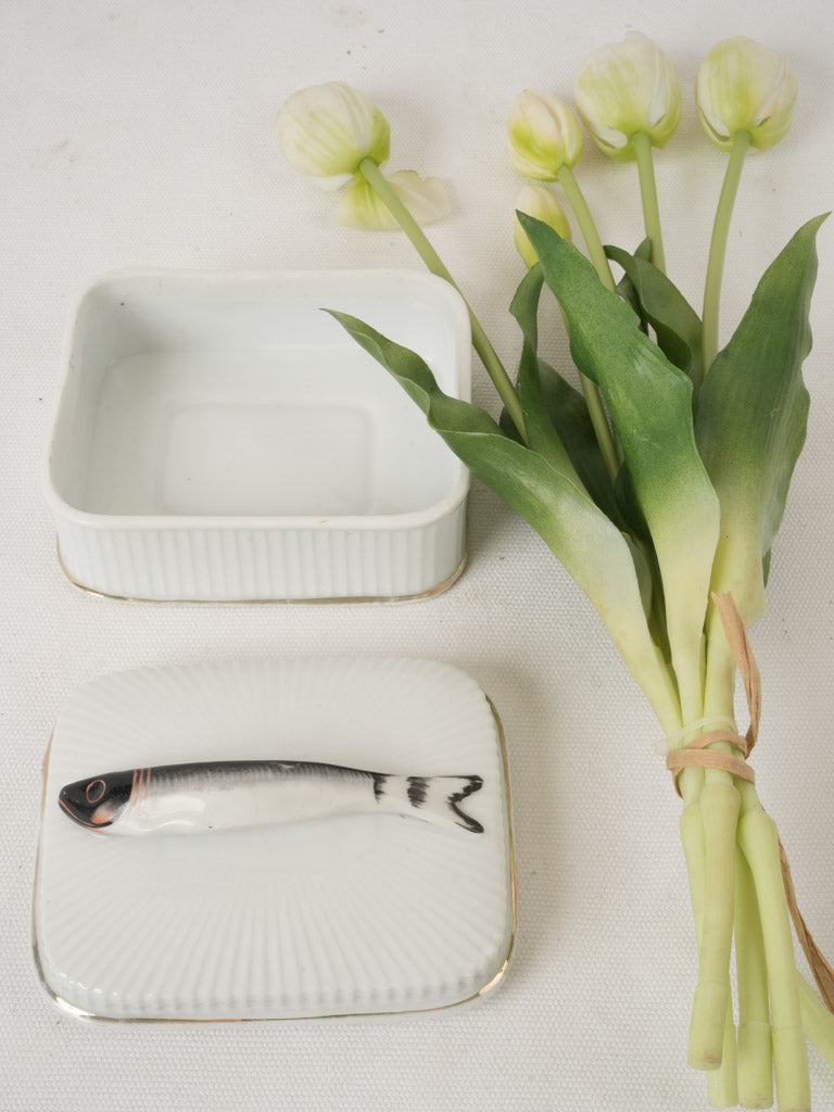 Gilded decorative porcelain keepsake holder