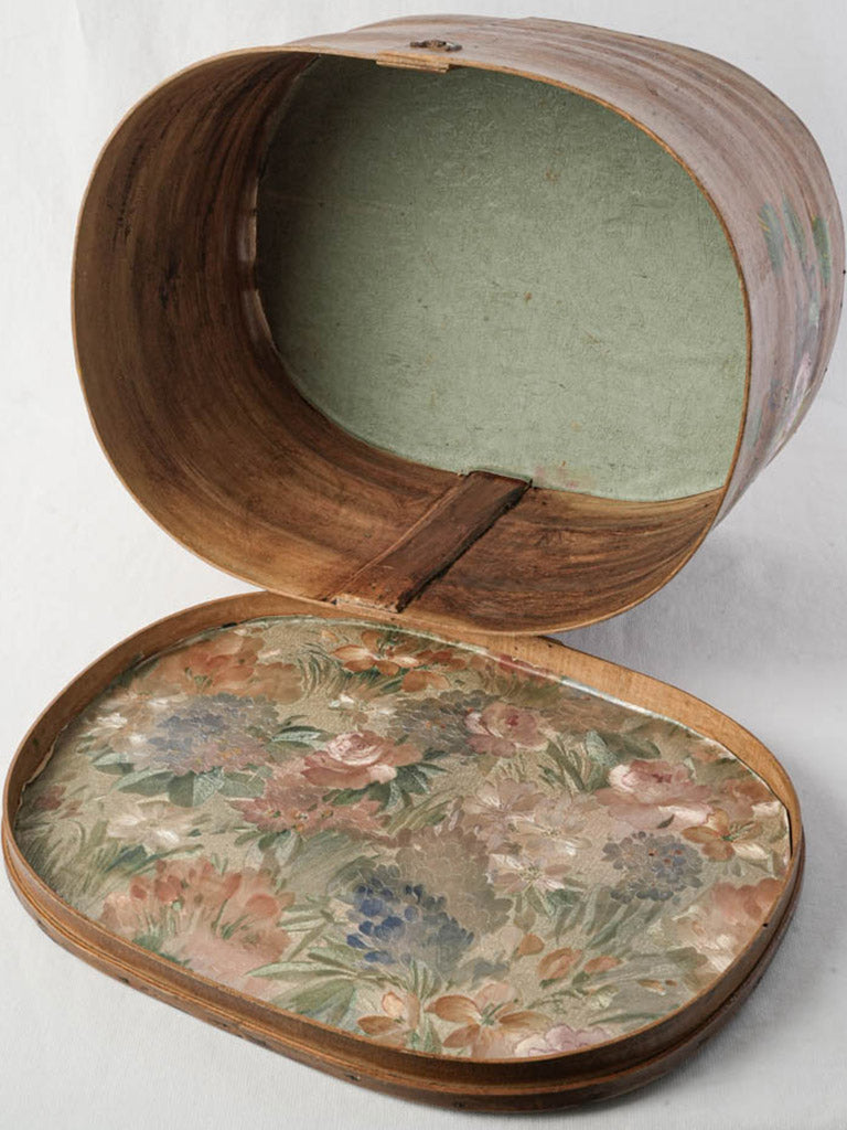 Charming fruit and floral box