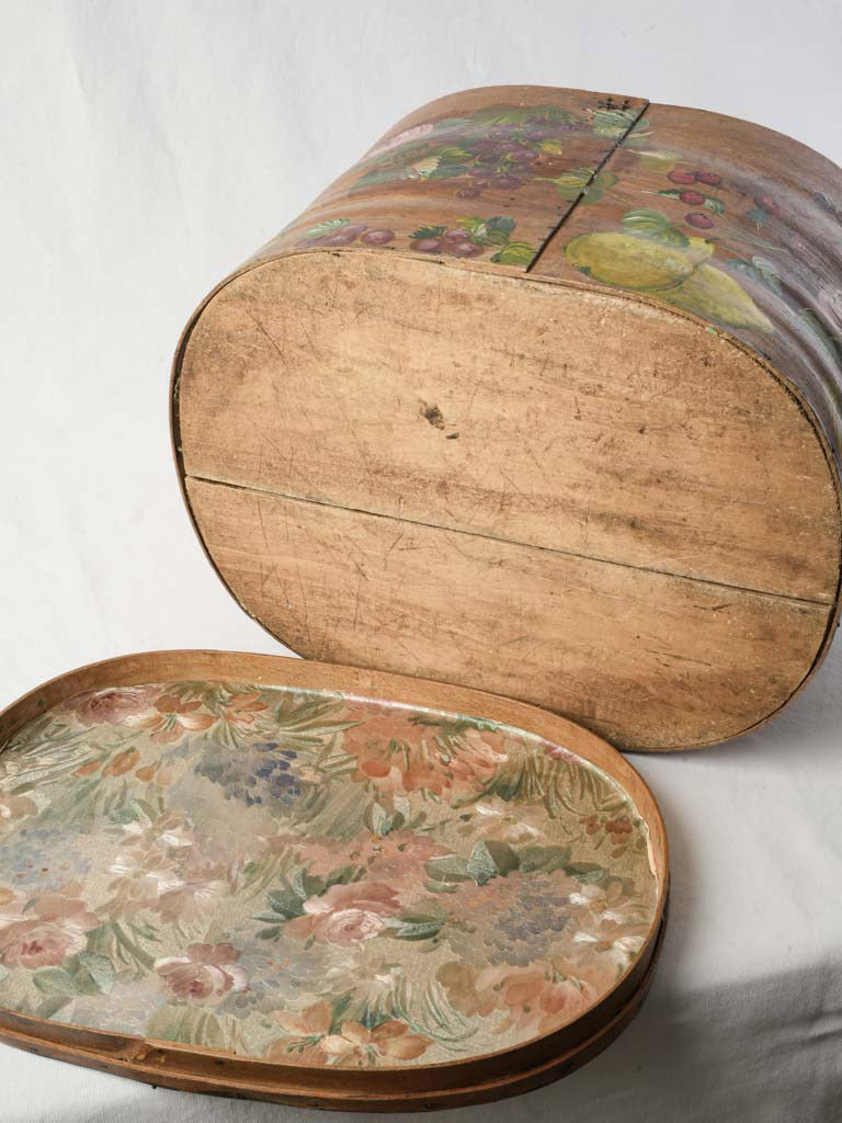 Temperamental lid decorative hat box