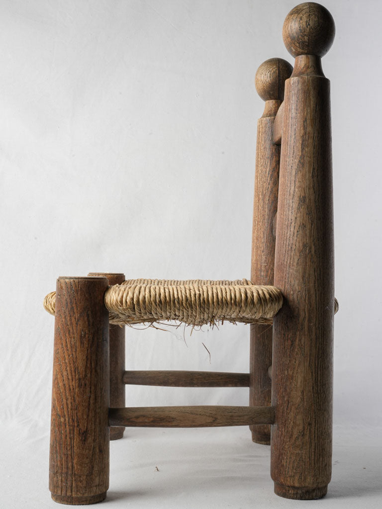 Naïve design oak chair