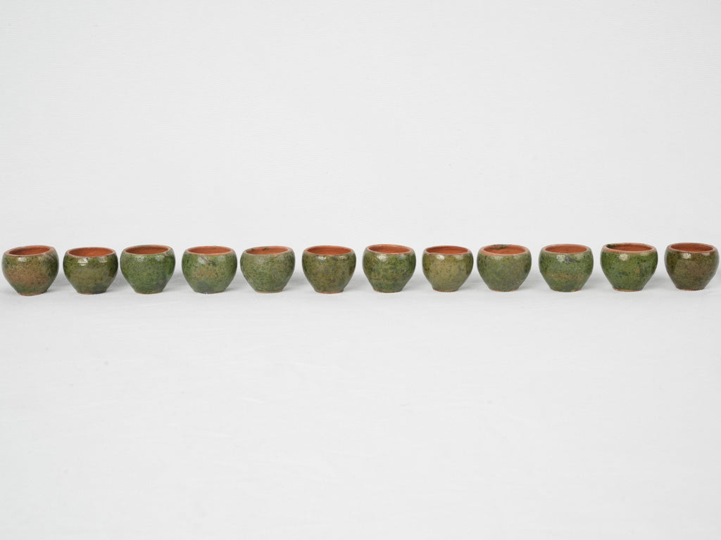 Decorative speckled escargot serving collection