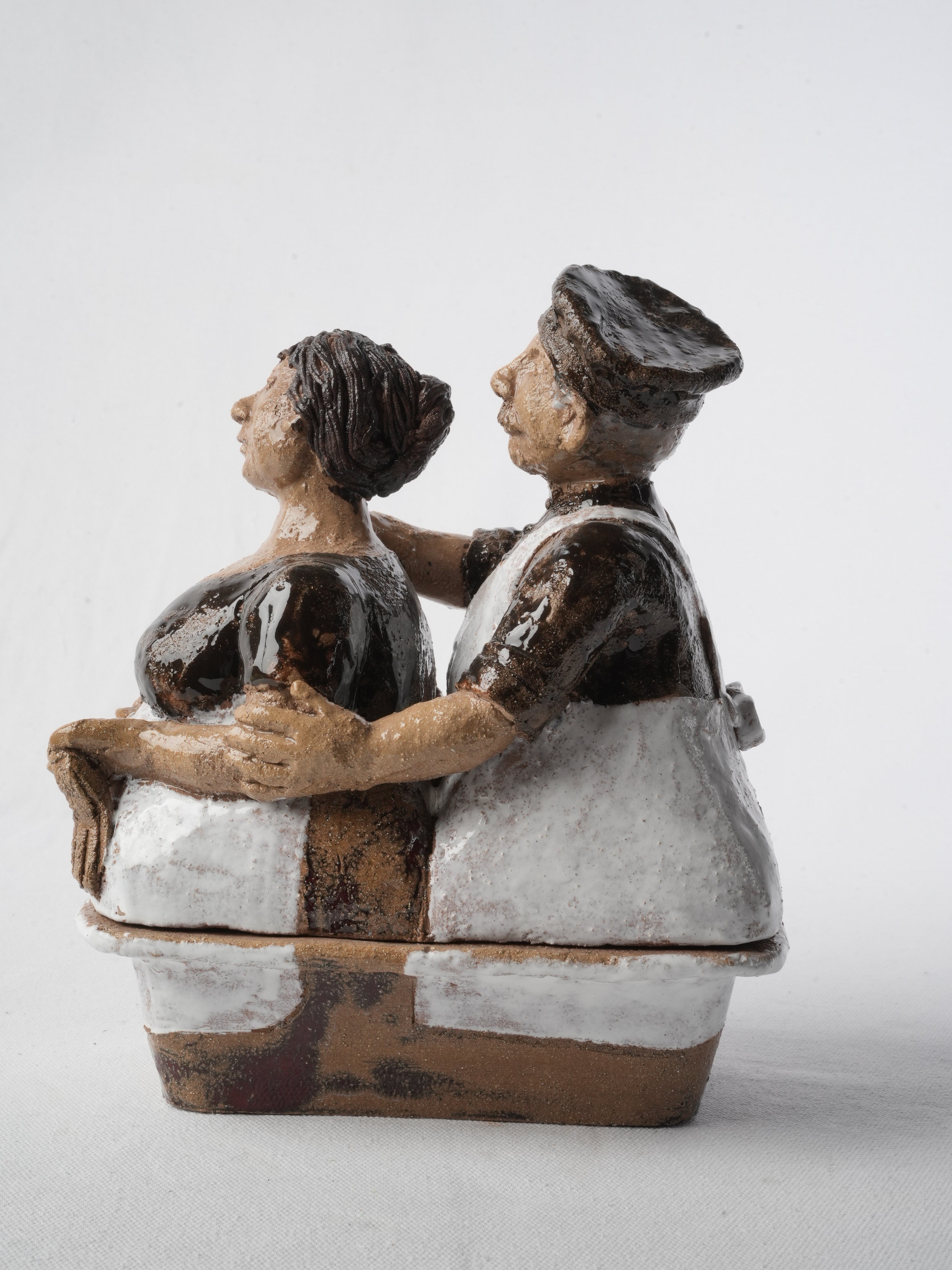 Earthy palette kitchen dish