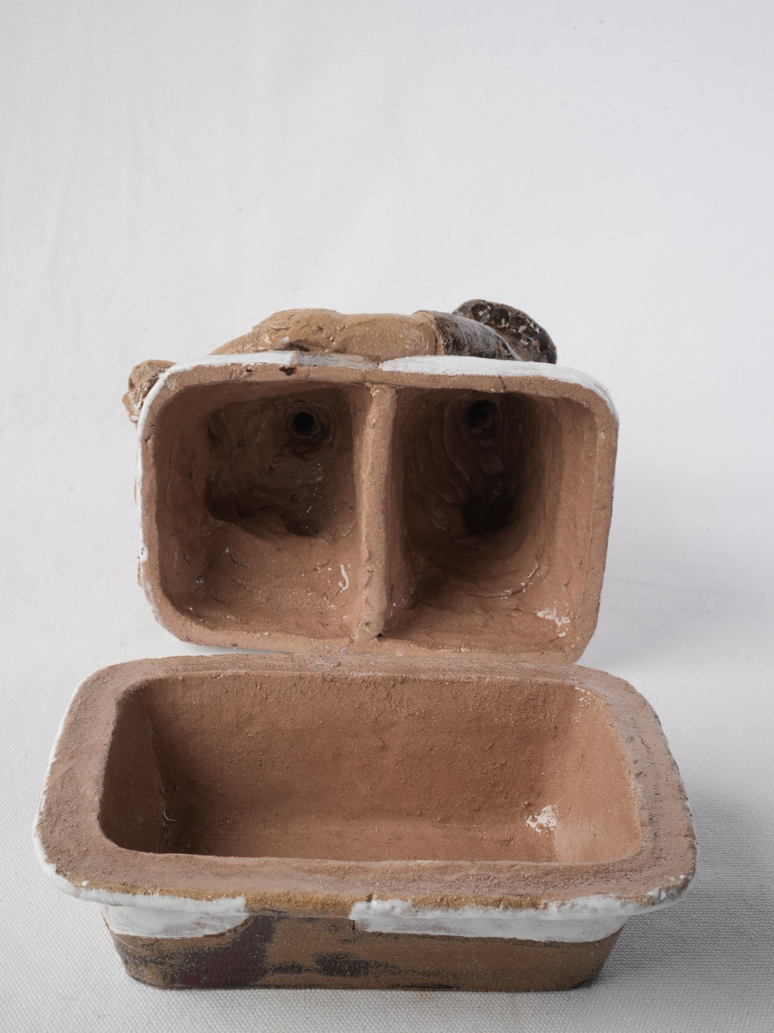 Vintage-inspired stoneware kitchenware