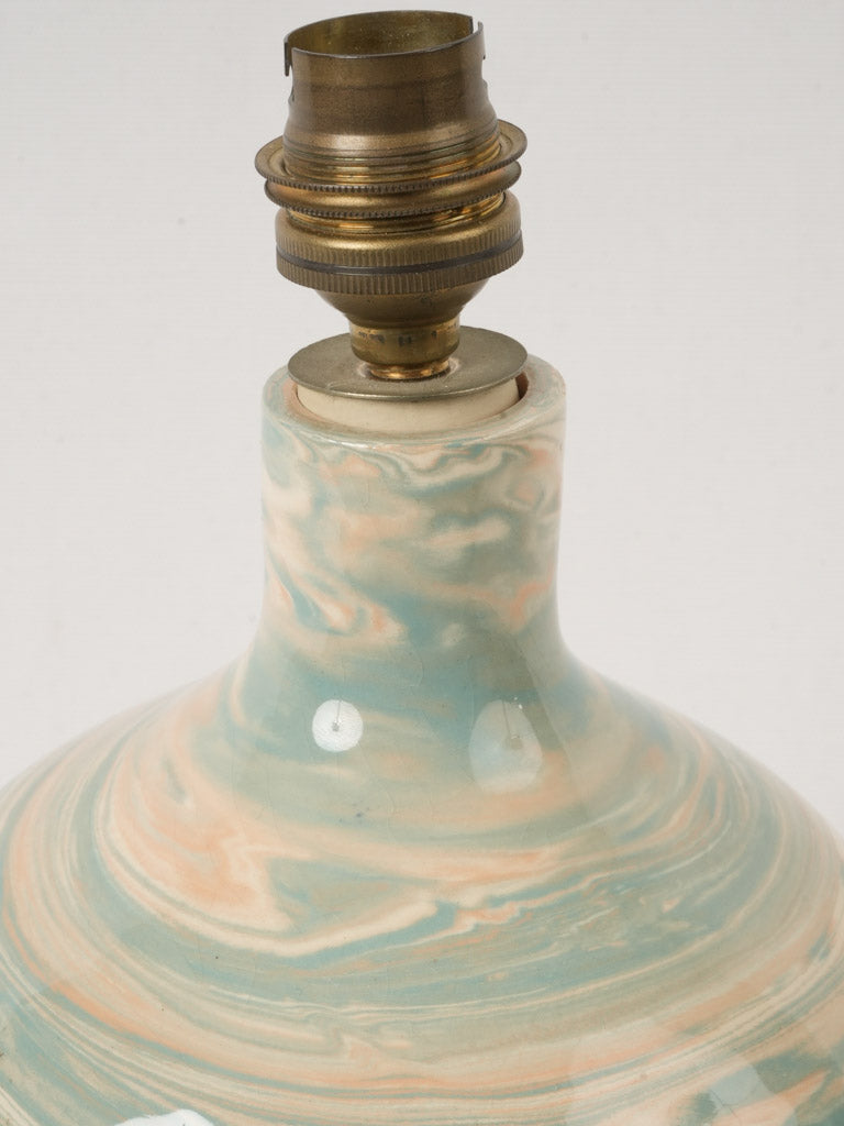 Artisan-crafted terres mêlées lamp