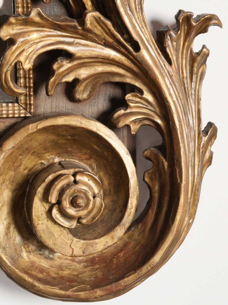 Grand Baroque-style decorative wall mirror